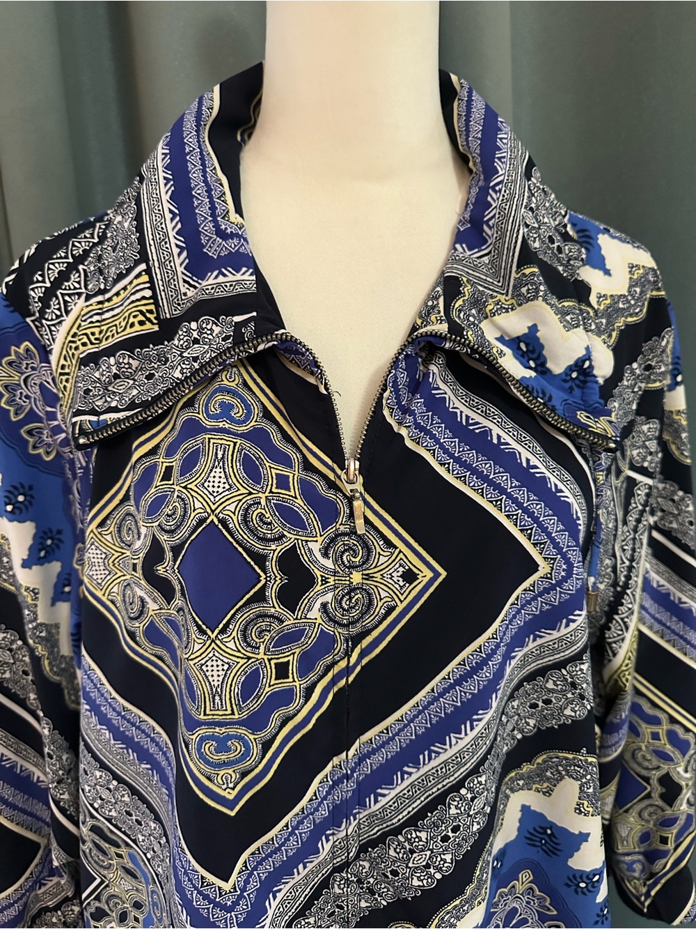 Zenergy Chico’s Women’s Size 3 Blue Paisley Quarter Zip Pullover Top Jacket XL - Picture 2 of 6